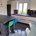 S Bazenom I Parkingom Apartment Pula