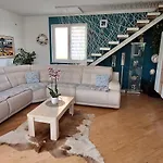 Apartment S Bazenom I Parkingom Pula