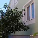 Apartman S Bazenom I Parkingom *