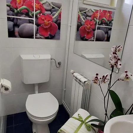 Apartment S Bazenom I Parkingom *