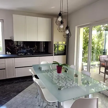 Luxury Art Daire Pula