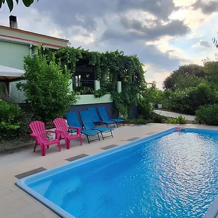 Luxury Art Daire Pula