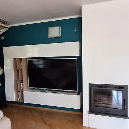 Apartamento S Bazenom I Parkingom *