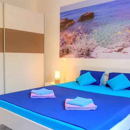 Luxury Art プーラ